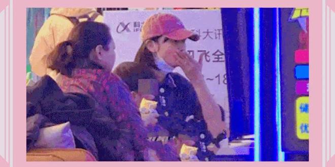 游戏被偶遇 一家三口其乐融融 画面温馨PP电子网站白百何张思麟带儿子商场打